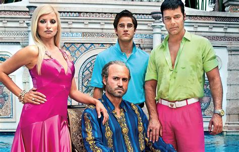 assassinio di versace|The True Story of “The Assassination of Gianni Versace”.